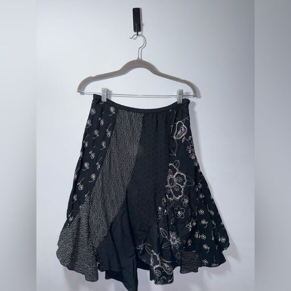 Bila Dresses & Skirts - BILA Black Patchwork BOHO Floral Handkerchief Hem Skirt Size M EUC